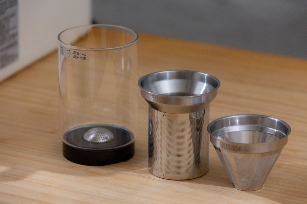 好物分享。GPLUS 淨萃飲．茶咖雙萃冰溫熱RO飲水機 | 6度冰水×3秒瞬熱，一家人的日常用水安心選擇，喝水、泡茶、沖咖啡一台搞定