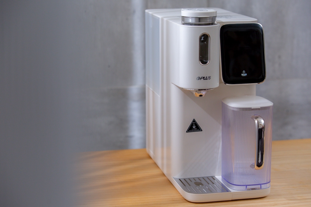 好物分享。GPLUS 淨萃飲．茶咖雙萃冰溫熱RO飲水機 | 6度冰水×3秒瞬熱，一家人的日常用水安心選擇，喝水、泡茶、沖咖啡一台搞定