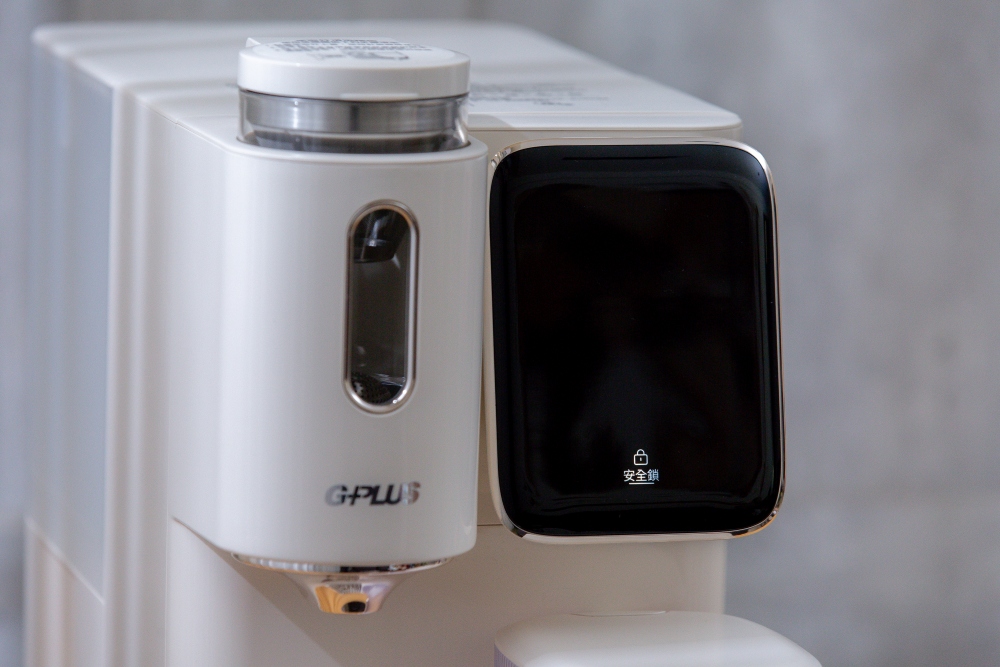 好物分享。GPLUS 淨萃飲．茶咖雙萃冰溫熱RO飲水機 | 6度冰水×3秒瞬熱，一家人的日常用水安心選擇，喝水、泡茶、沖咖啡一台搞定