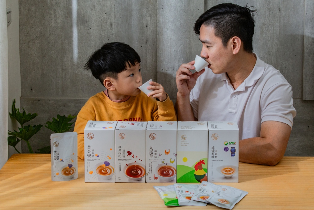 好物分享。純煉滴雞精 | 全家人的日常營養補給，孩子、媽媽、爸爸都適合的5款滴雞精