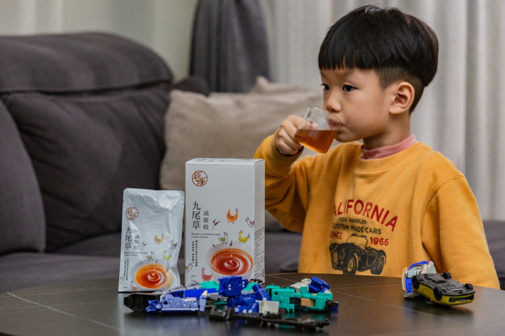 好物分享。純煉滴雞精 | 全家人的日常營養補給，孩子、媽媽、爸爸都適合的5款滴雞精