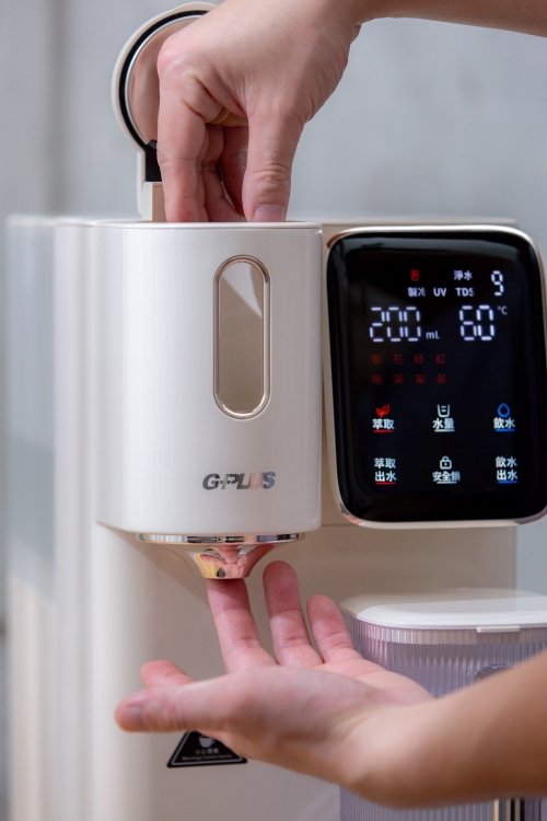 好物分享。GPLUS 淨萃飲．茶咖雙萃冰溫熱RO飲水機 | 6度冰水×3秒瞬熱，一家人的日常用水安心選擇，喝水、泡茶、沖咖啡一台搞定