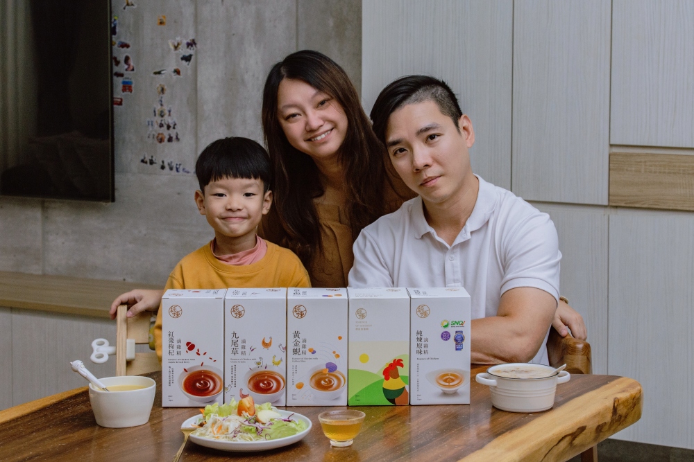 好物分享。純煉滴雞精 | 全家人的日常營養補給，孩子、媽媽、爸爸都適合的5款滴雞精