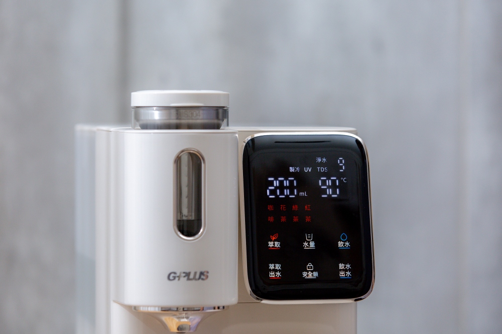 好物分享。GPLUS 淨萃飲．茶咖雙萃冰溫熱RO飲水機 | 6度冰水×3秒瞬熱，一家人的日常用水安心選擇，喝水、泡茶、沖咖啡一台搞定