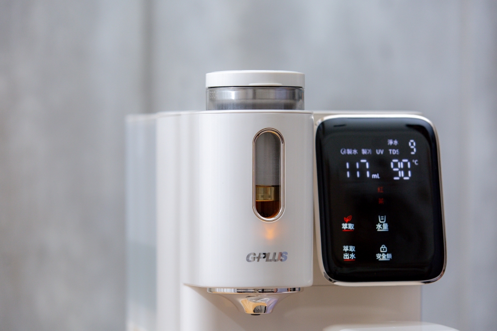 好物分享。GPLUS 淨萃飲．茶咖雙萃冰溫熱RO飲水機 | 6度冰水×3秒瞬熱，一家人的日常用水安心選擇，喝水、泡茶、沖咖啡一台搞定