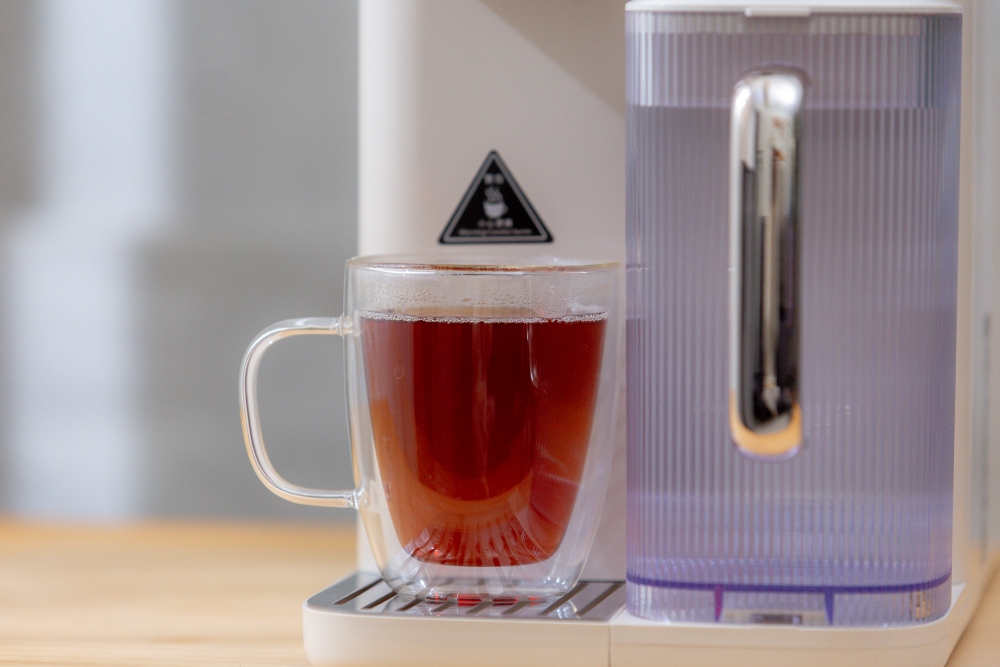 好物分享。GPLUS 淨萃飲．茶咖雙萃冰溫熱RO飲水機 | 6度冰水×3秒瞬熱，一家人的日常用水安心選擇，喝水、泡茶、沖咖啡一台搞定