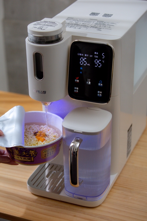 好物分享。GPLUS 淨萃飲．茶咖雙萃冰溫熱RO飲水機 | 6度冰水×3秒瞬熱，一家人的日常用水安心選擇，喝水、泡茶、沖咖啡一台搞定