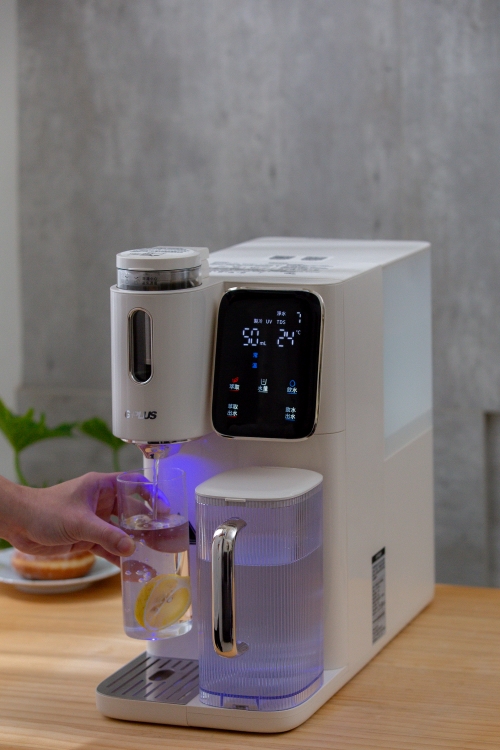 好物分享。GPLUS 淨萃飲．茶咖雙萃冰溫熱RO飲水機 | 6度冰水×3秒瞬熱，一家人的日常用水安心選擇，喝水、泡茶、沖咖啡一台搞定
