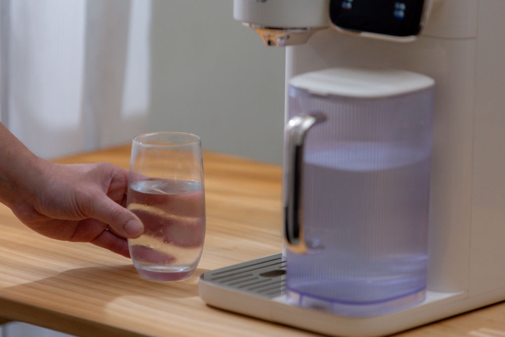 好物分享。GPLUS 淨萃飲．茶咖雙萃冰溫熱RO飲水機 | 6度冰水×3秒瞬熱，一家人的日常用水安心選擇，喝水、泡茶、沖咖啡一台搞定