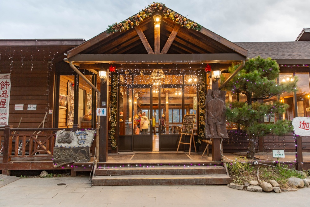 新竹/尖石・司馬庫斯櫻花季｜走進上帝的部落，訂房、車輛通行證怎麼申請？一日遊與二天一夜實際比較