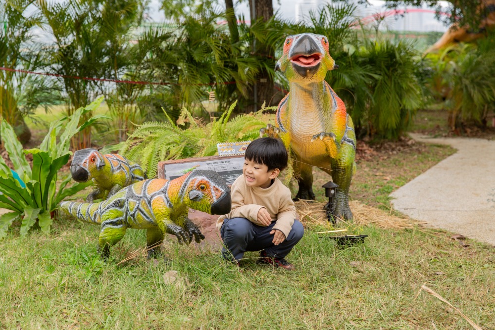 【攻略】台北親子景點。恐龍大復活關渡探險樂園｜占地1500坪、70隻恐龍出沒，逼真到小小孩被嚇到的恐龍展～侏羅紀大巡禮＋互動遊戲全攻略