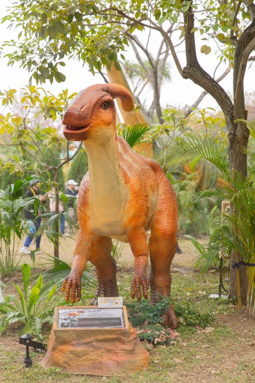 【攻略】台北親子景點。恐龍大復活關渡探險樂園｜占地1500坪、70隻恐龍出沒，逼真到小小孩被嚇到的恐龍展～侏羅紀大巡禮＋互動遊戲全攻略