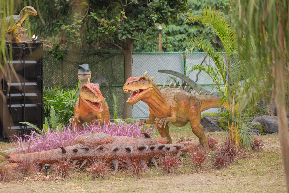 【攻略】台北親子景點。恐龍大復活關渡探險樂園｜占地1500坪、70隻恐龍出沒，逼真到小小孩被嚇到的恐龍展～侏羅紀大巡禮＋互動遊戲全攻略