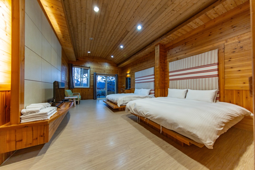 新竹/尖石・司馬庫斯櫻花季｜走進上帝的部落，訂房、車輛通行證怎麼申請？一日遊與二天一夜實際比較