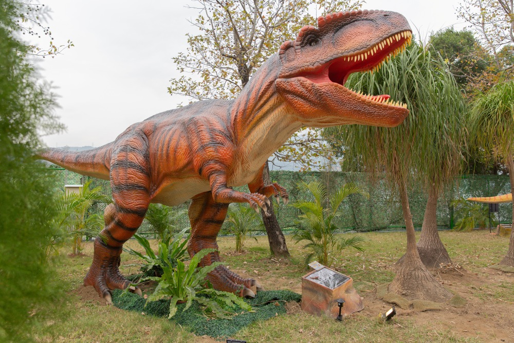 【攻略】台北親子景點。恐龍大復活關渡探險樂園｜占地1500坪、70隻恐龍出沒，逼真到小小孩被嚇到的恐龍展～侏羅紀大巡禮＋互動遊戲全攻略