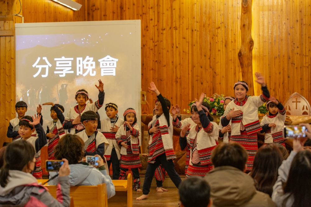新竹/尖石・司馬庫斯櫻花季｜走進上帝的部落，訂房、車輛通行證怎麼申請？一日遊與二天一夜實際比較