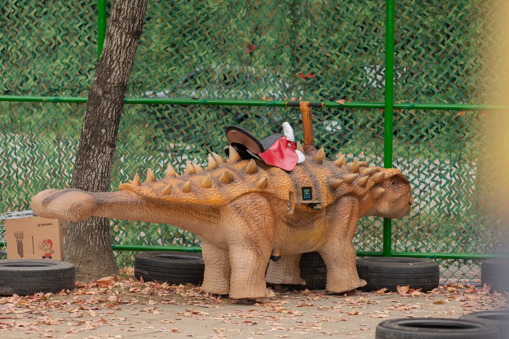 【攻略】台北親子景點。恐龍大復活關渡探險樂園｜占地1500坪、70隻恐龍出沒，逼真到小小孩被嚇到的恐龍展～侏羅紀大巡禮＋互動遊戲全攻略