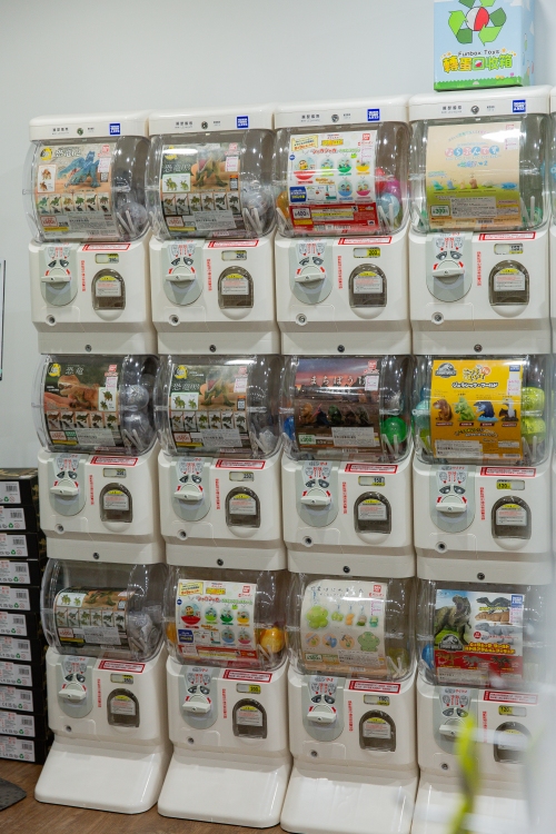 【攻略】台北親子景點。恐龍大復活關渡探險樂園｜占地1500坪、70隻恐龍出沒，逼真到小小孩被嚇到的恐龍展～侏羅紀大巡禮＋互動遊戲全攻略