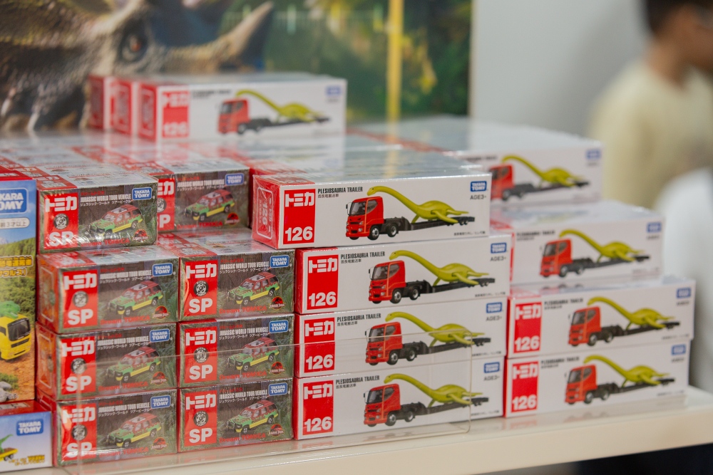 【攻略】台北親子景點。恐龍大復活關渡探險樂園｜占地1500坪、70隻恐龍出沒，逼真到小小孩被嚇到的恐龍展～侏羅紀大巡禮＋互動遊戲全攻略