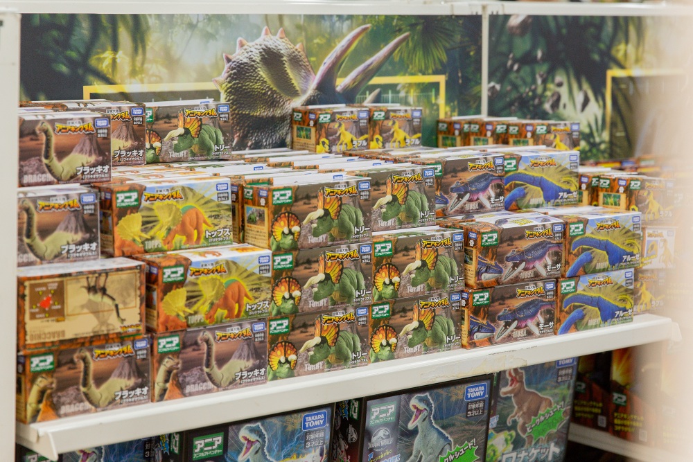 【攻略】台北親子景點。恐龍大復活關渡探險樂園｜占地1500坪、70隻恐龍出沒，逼真到小小孩被嚇到的恐龍展～侏羅紀大巡禮＋互動遊戲全攻略