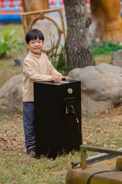 【攻略】台北親子景點。恐龍大復活關渡探險樂園｜占地1500坪、70隻恐龍出沒，逼真到小小孩被嚇到的恐龍展～侏羅紀大巡禮＋互動遊戲全攻略