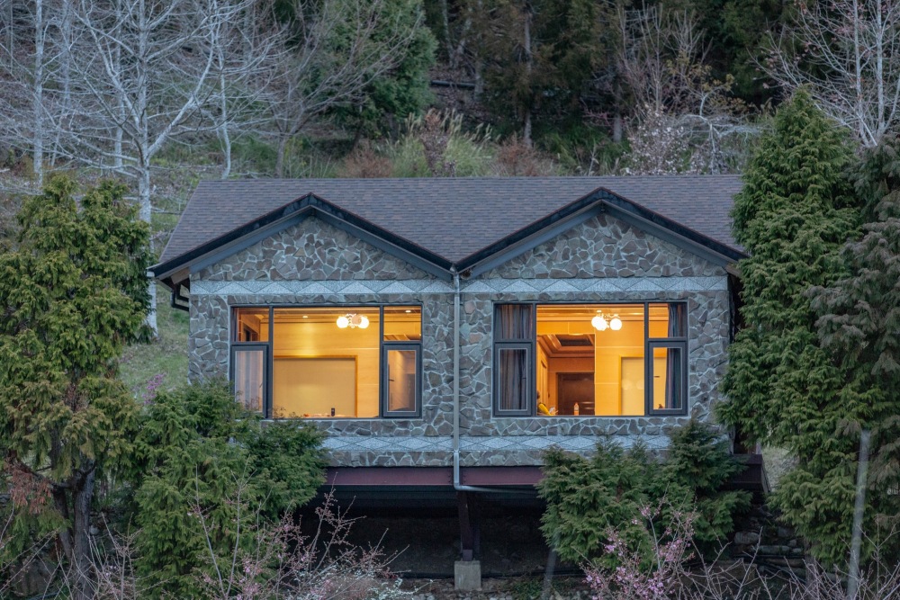 新竹/尖石・司馬庫斯櫻花季｜走進上帝的部落，訂房、車輛通行證怎麼申請？一日遊與二天一夜實際比較