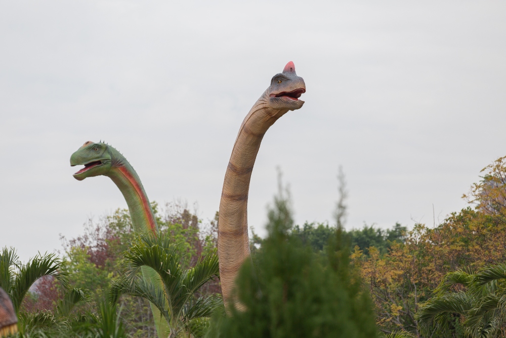 【攻略】台北親子景點。恐龍大復活關渡探險樂園｜占地1500坪、70隻恐龍出沒，逼真到小小孩被嚇到的恐龍展～侏羅紀大巡禮＋互動遊戲全攻略