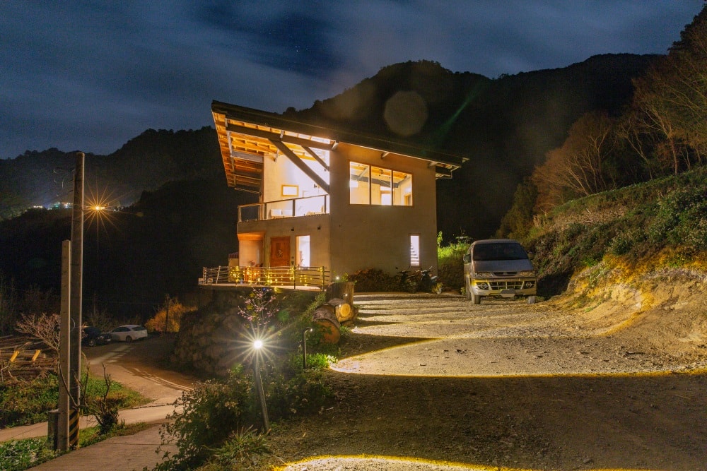 新竹/尖石．新光部落「山野青隆的家」 | 高山質感民宿、享用巴燕家有機火鍋、被山嵐與雲海包圍、可遠眺司馬庫斯