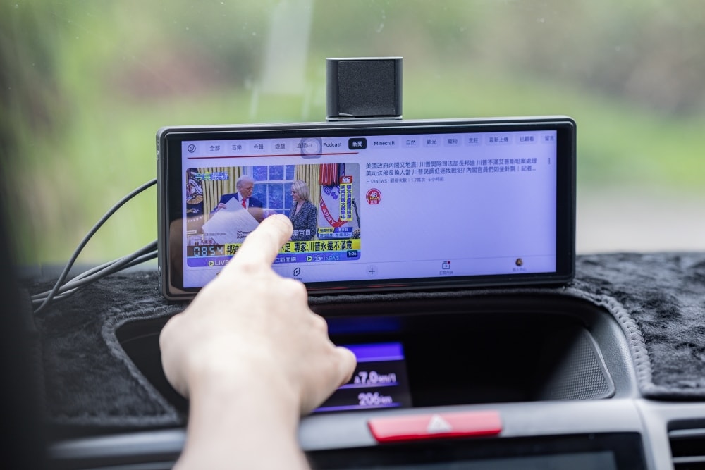 好物分享。老車智慧升級「ALC i10PRO 安卓版智慧顯示屏」 | 10.26吋大螢幕整合行車記錄器、免拆機讓家裡的休旅車一秒跳級2026年高規格