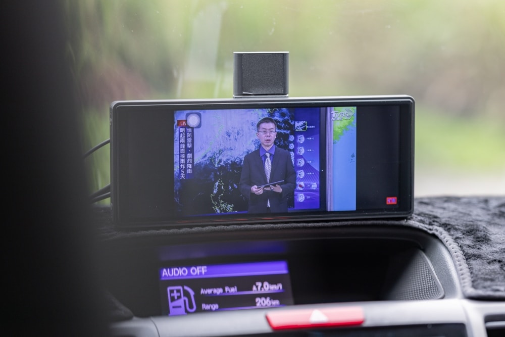 好物分享。老車智慧升級「ALC i10PRO 安卓版智慧顯示屏」 | 10.26吋大螢幕整合行車記錄器、免拆機讓家裡的休旅車一秒跳級2026年高規格