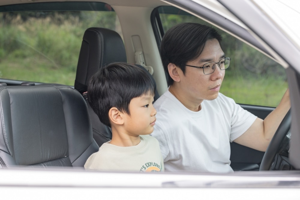 好物分享。老車智慧升級「ALC i10PRO 安卓版智慧顯示屏」 | 10.26吋大螢幕整合行車記錄器、免拆機讓家裡的休旅車一秒跳級2026年高規格