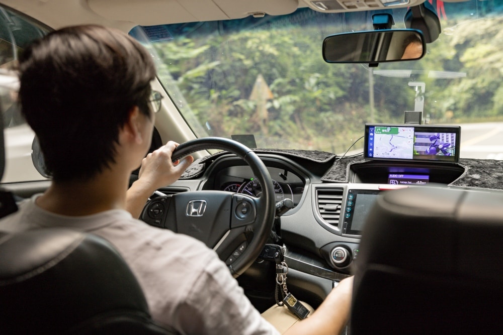 好物分享。老車智慧升級「ALC i10PRO 安卓版智慧顯示屏」 | 10.26吋大螢幕整合行車記錄器、免拆機讓家裡的休旅車一秒跳級2026年高規格