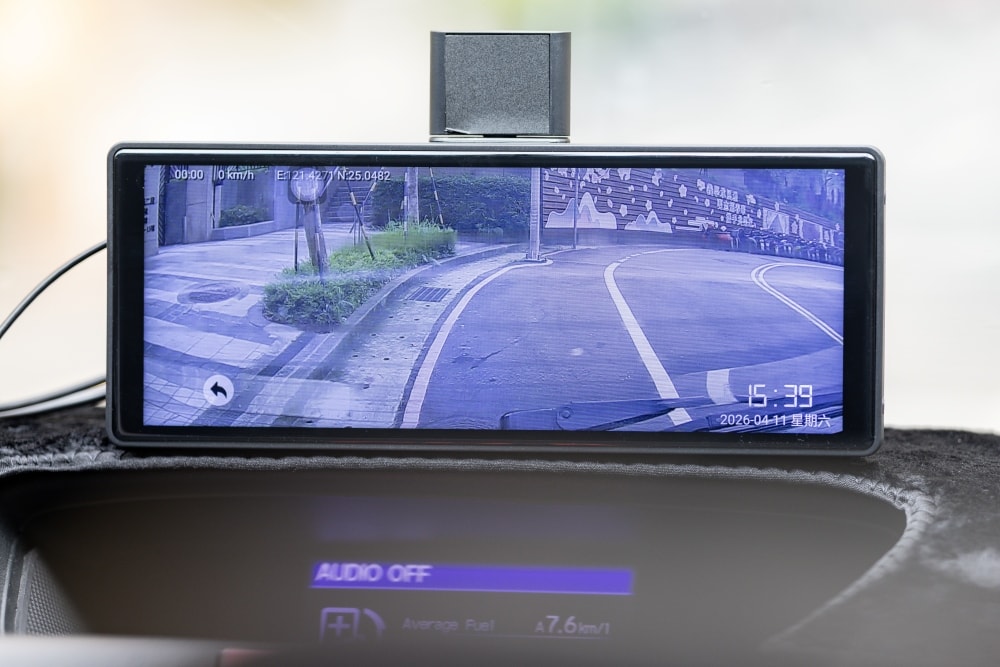 好物分享。老車智慧升級「ALC i10PRO 安卓版智慧顯示屏」 | 10.26吋大螢幕整合行車記錄器、免拆機讓家裡的休旅車一秒跳級2026年高規格