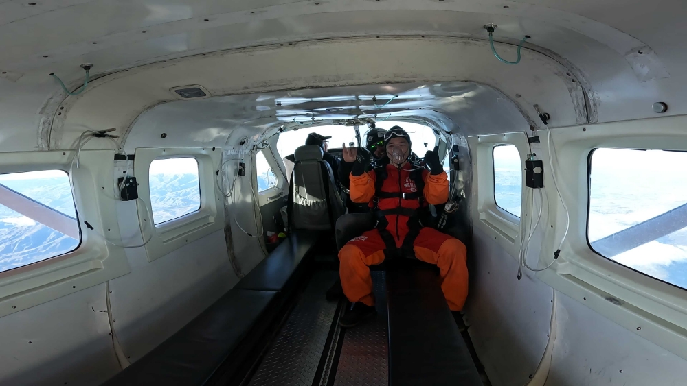 紐西蘭南島/瓦納卡.跳傘體驗「Skydive Wanaka」完整記錄 | 從 15,000英尺高空俯瞰南島絕美冰河湖景、收藏極限冒險的終極感動、完成人生清單 - 第47張圖 紐西蘭南島/瓦納卡.跳傘體驗「Skydive Wanaka」完整記錄 | 從 15,000英尺高空俯瞰南島絕美冰河湖景、收藏極限冒險的終極感動、完成人生清單