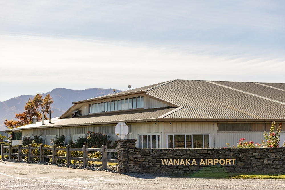 紐西蘭南島/瓦納卡.跳傘體驗「Skydive Wanaka」完整記錄 | 從 15,000英尺高空俯瞰南島絕美冰河湖景、收藏極限冒險的終極感動、完成人生清單 - 第8張圖 紐西蘭南島/瓦納卡.跳傘體驗「Skydive Wanaka」完整記錄 | 從 15,000英尺高空俯瞰南島絕美冰河湖景、收藏極限冒險的終極感動、完成人生清單