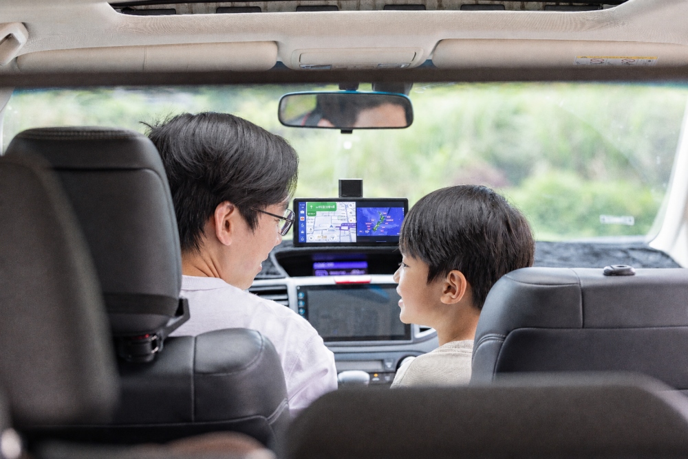 好物分享。老車智慧升級「ALC i10PRO 安卓版智慧顯示屏」 | 10.26吋大螢幕整合行車記錄器、免拆機讓家裡的休旅車一秒跳級2026年高規格