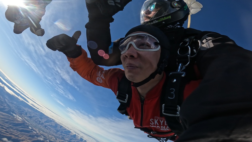 紐西蘭南島/瓦納卡.跳傘體驗「Skydive Wanaka」完整記錄 | 從 15,000英尺高空俯瞰南島絕美冰河湖景、收藏極限冒險的終極感動、完成人生清單 - 第58張圖 紐西蘭南島/瓦納卡.跳傘體驗「Skydive Wanaka」完整記錄 | 從 15,000英尺高空俯瞰南島絕美冰河湖景、收藏極限冒險的終極感動、完成人生清單