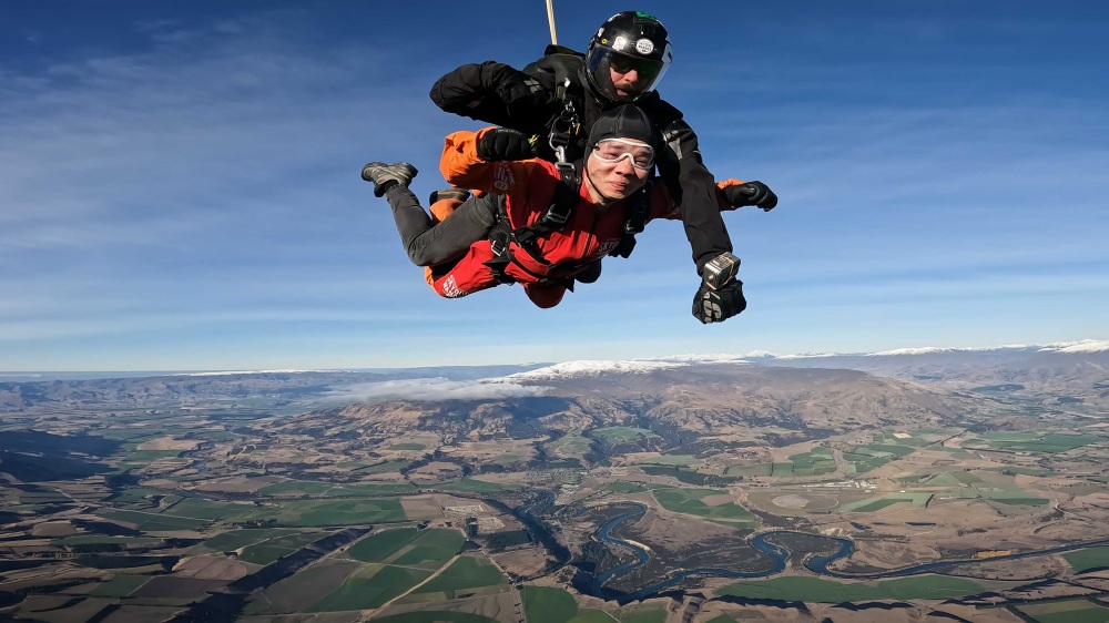 紐西蘭南島/瓦納卡.跳傘體驗「Skydive Wanaka」完整記錄 | 從 15,000英尺高空俯瞰南島絕美冰河湖景、收藏極限冒險的終極感動、完成人生清單 - 第63張圖 紐西蘭南島/瓦納卡.跳傘體驗「Skydive Wanaka」完整記錄 | 從 15,000英尺高空俯瞰南島絕美冰河湖景、收藏極限冒險的終極感動、完成人生清單
