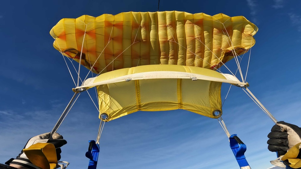 紐西蘭南島/瓦納卡.跳傘體驗「Skydive Wanaka」完整記錄 | 從 15,000英尺高空俯瞰南島絕美冰河湖景、收藏極限冒險的終極感動、完成人生清單 - 第68張圖 紐西蘭南島/瓦納卡.跳傘體驗「Skydive Wanaka」完整記錄 | 從 15,000英尺高空俯瞰南島絕美冰河湖景、收藏極限冒險的終極感動、完成人生清單