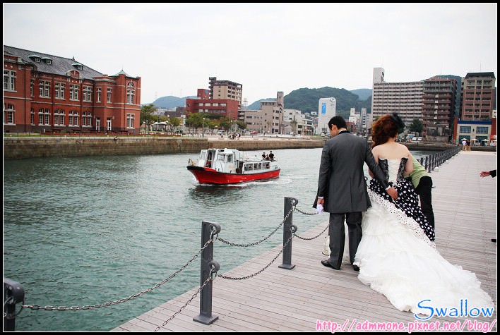 04_16_藍翼橋 岸邊拍婚紗的新人.jpg